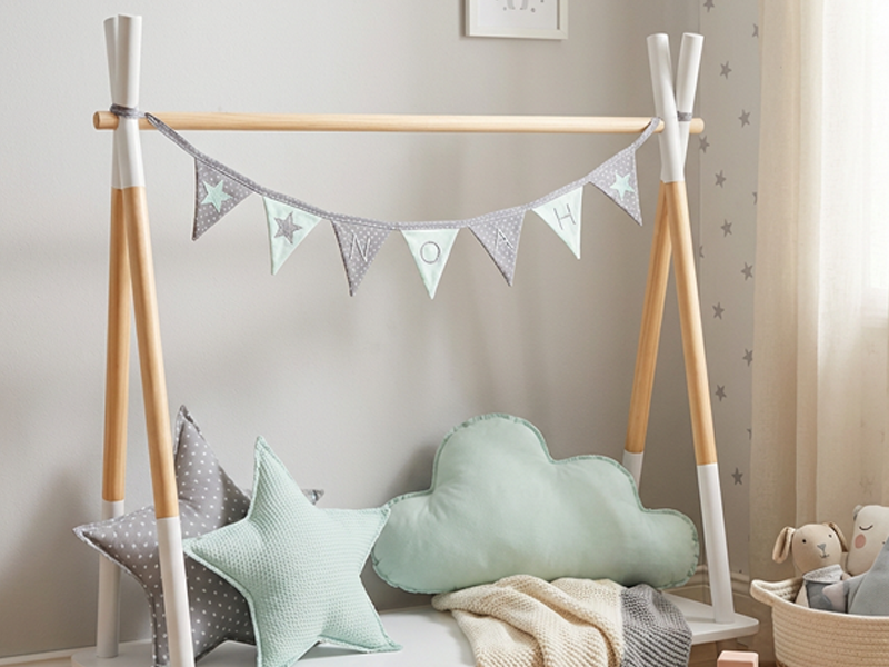 Preview: Wimpelkette mit Vollstick Buchstaben - ITH-Stickdatei